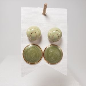 💥CLOSING SALE💥 VINTAGE Enamel Gold Tone Earrings